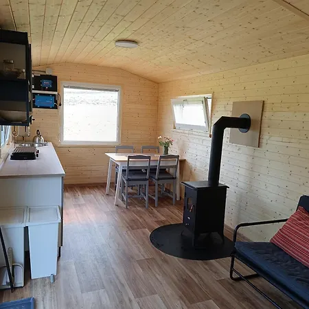 Maringotka U Skalek Lodge *