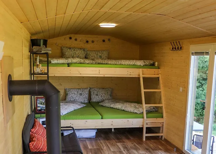 Maringotka U Skalek Lodge *